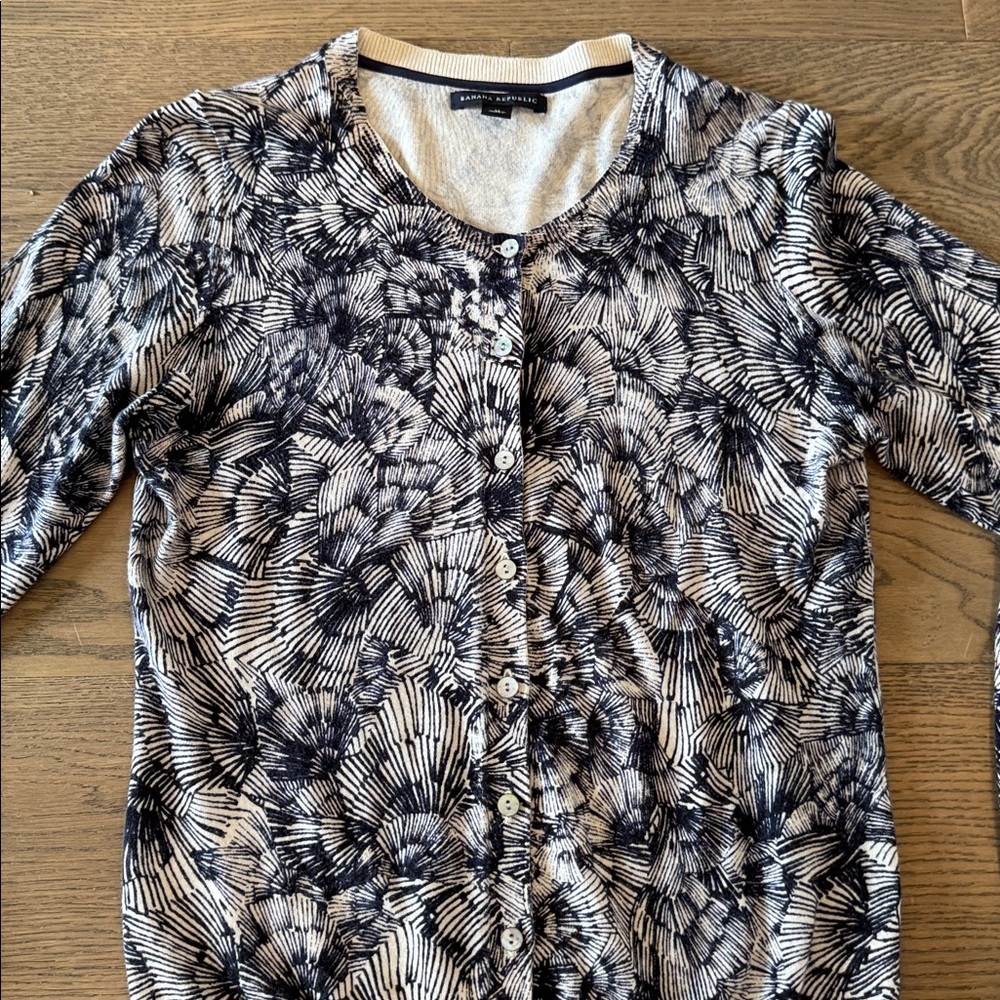 Banana Republic Abstract Floral Cardigan Button Down Long‎ Sleeve Women’s Medium - Picture 2 of 13
